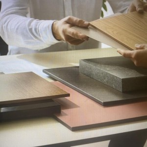 Blat de bucătărie modern, rezistent și ușor de întreținut, disponibil online